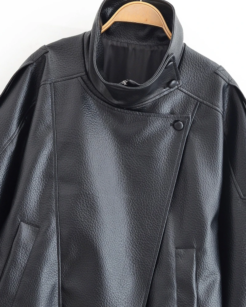 2025 Giacca in pelle con risvolto di nuova moda autunno e inverno per donna Capispalla allentato Top stile motociclista nero