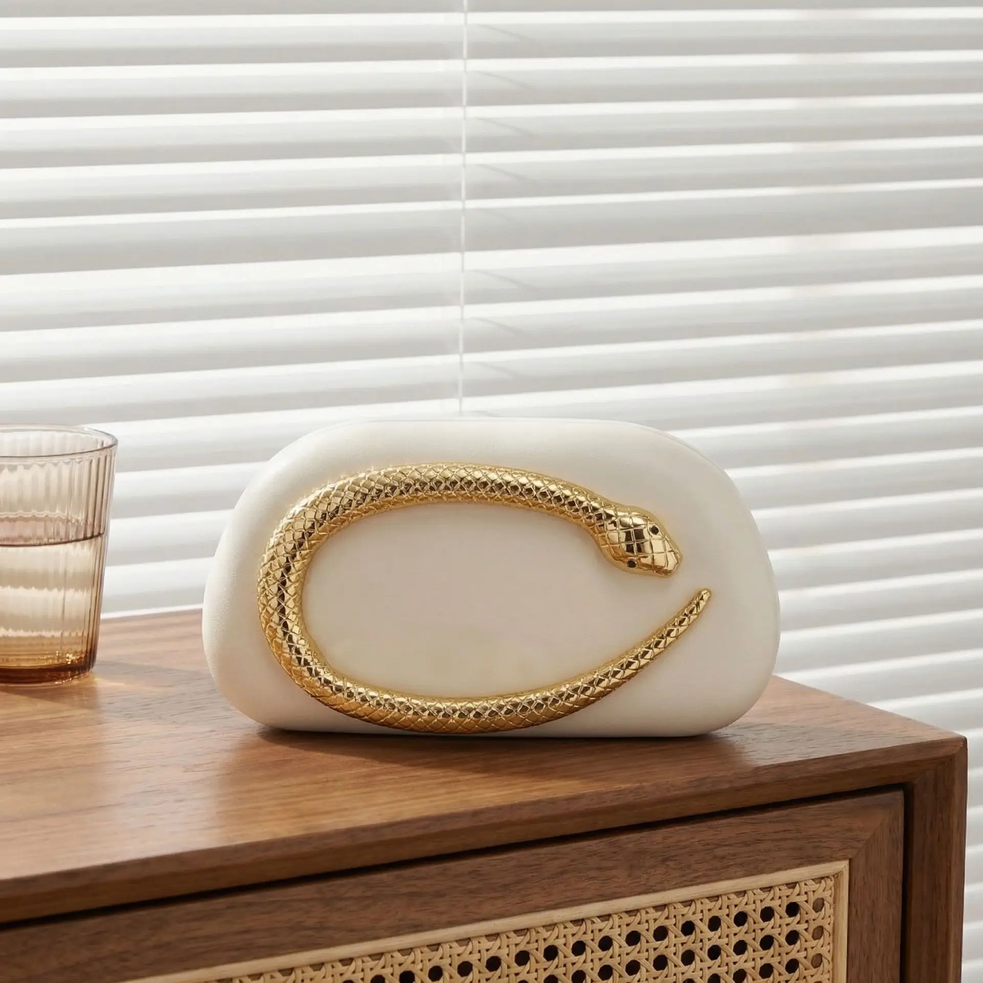 

Women's new shoulder oblique span bag, special-shaped shell acrylic bag, fashionable wedding dinner clutch bag