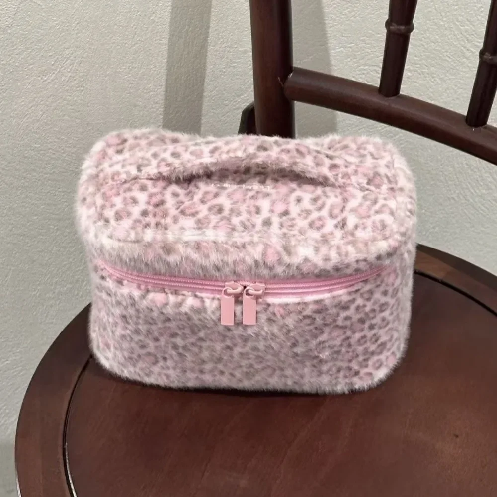 Leopard-Handtasche für Kosmetikartikel, tragbare kleine Make-up-Tasche, multifunktionale Aufbewahrungstasche mit Reißverschluss, ideal für Frauen und Mädchen, zum Organisieren von Reiseutensilien. – Detail 3