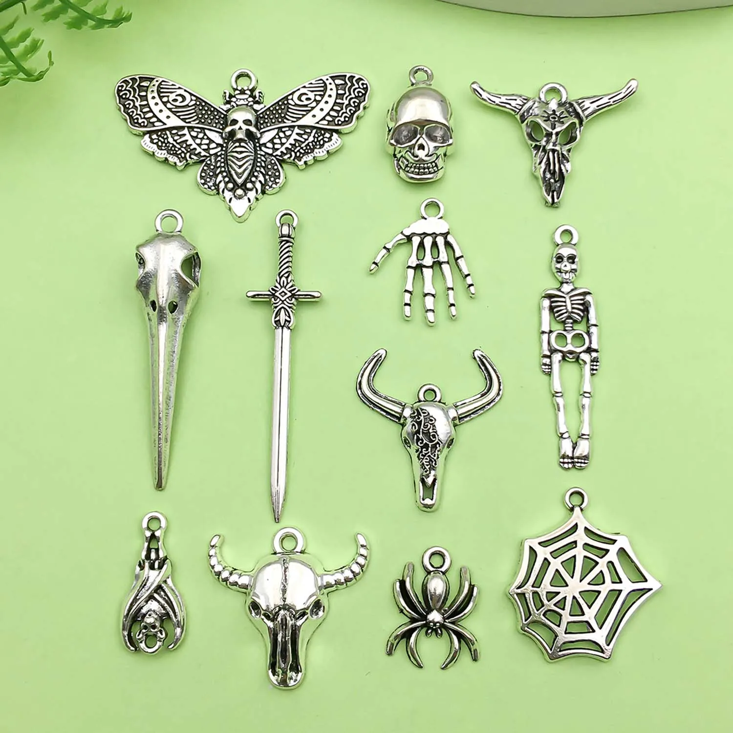 10/12pcs Halloween Decorate Charms Alloy Skull moth,Spider,Bull Head,bat Pendants for DIY Jewelry Making Accessories