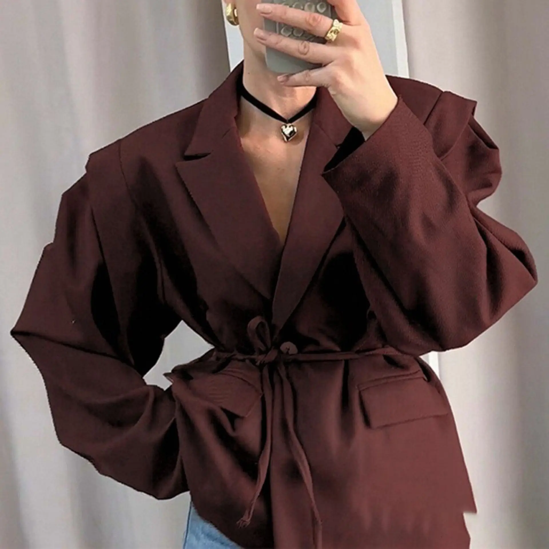 เสื้อเบลเซอร์แฟชั่นฤดูใบไม้ร่วงใหม่ สไตล์หรูหราสำหรับสาวออฟฟิศ สีพื้น ปกเสื้อแบบปกเชิ้ต  พร้อมแผ่นเสริมไหล่ แขนยาว ติดกระดุม มีเข็มขัด สำหรับผู้หญิง
