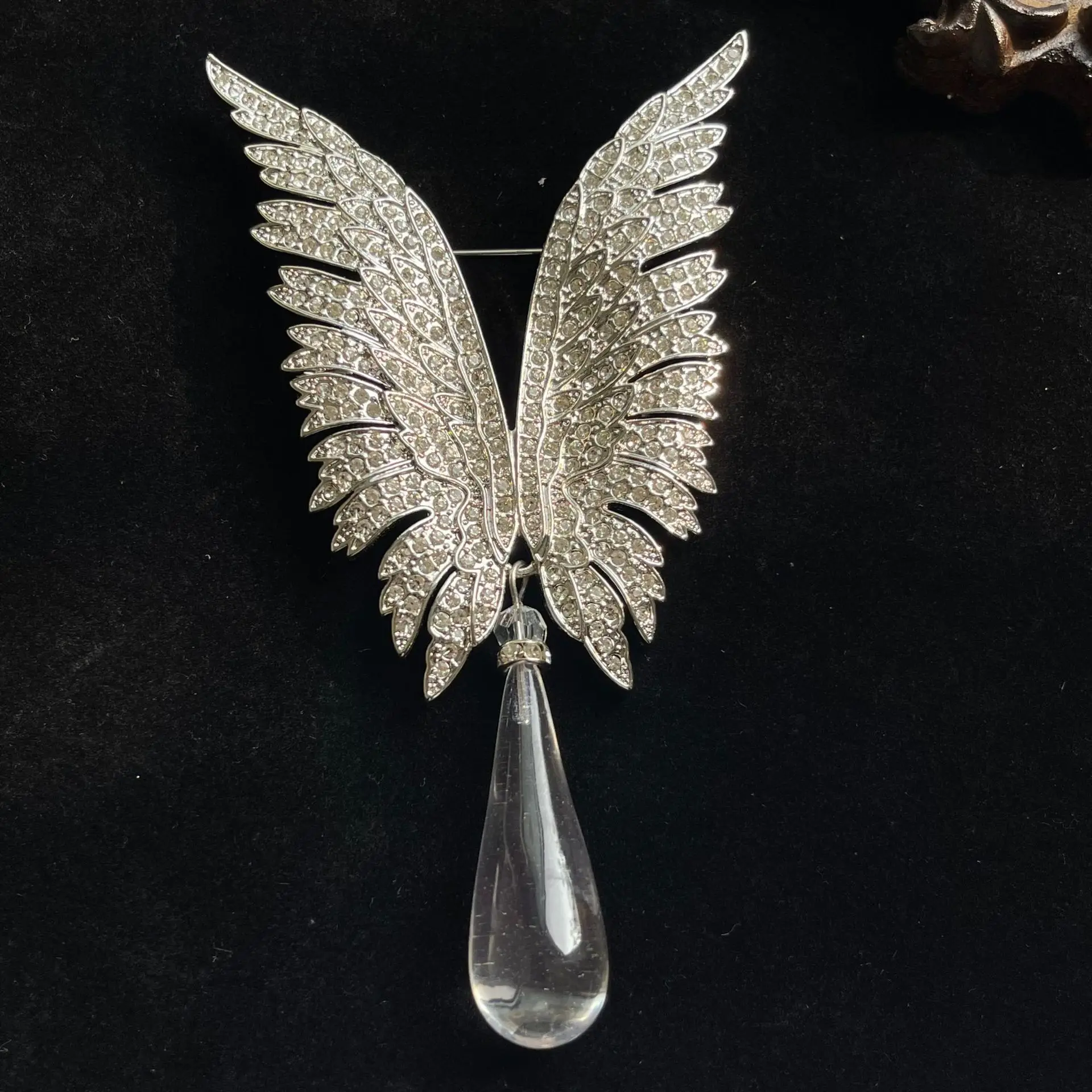 Silver Plated Angel Wing Brooch Pin Women Sparkly CZ Crystal Teardrop Pendant Brooch For Coat Suit Lapel Jewelry Accessory