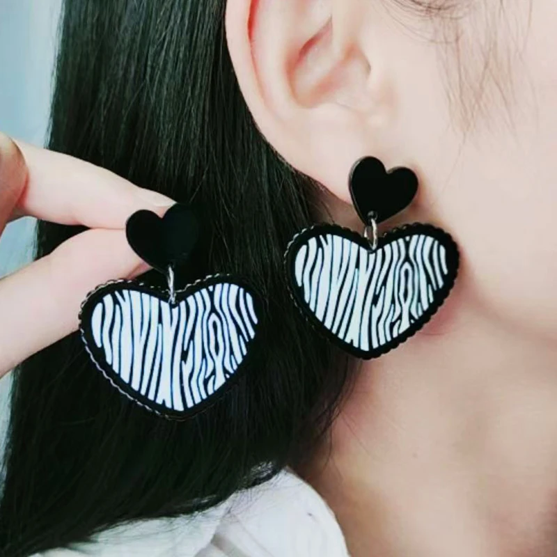 Black And White Checkered Jewelry Heart-Shaped Acrylic Dangle Earrings  Korean Style Minimalism Fashion Valentines Earring