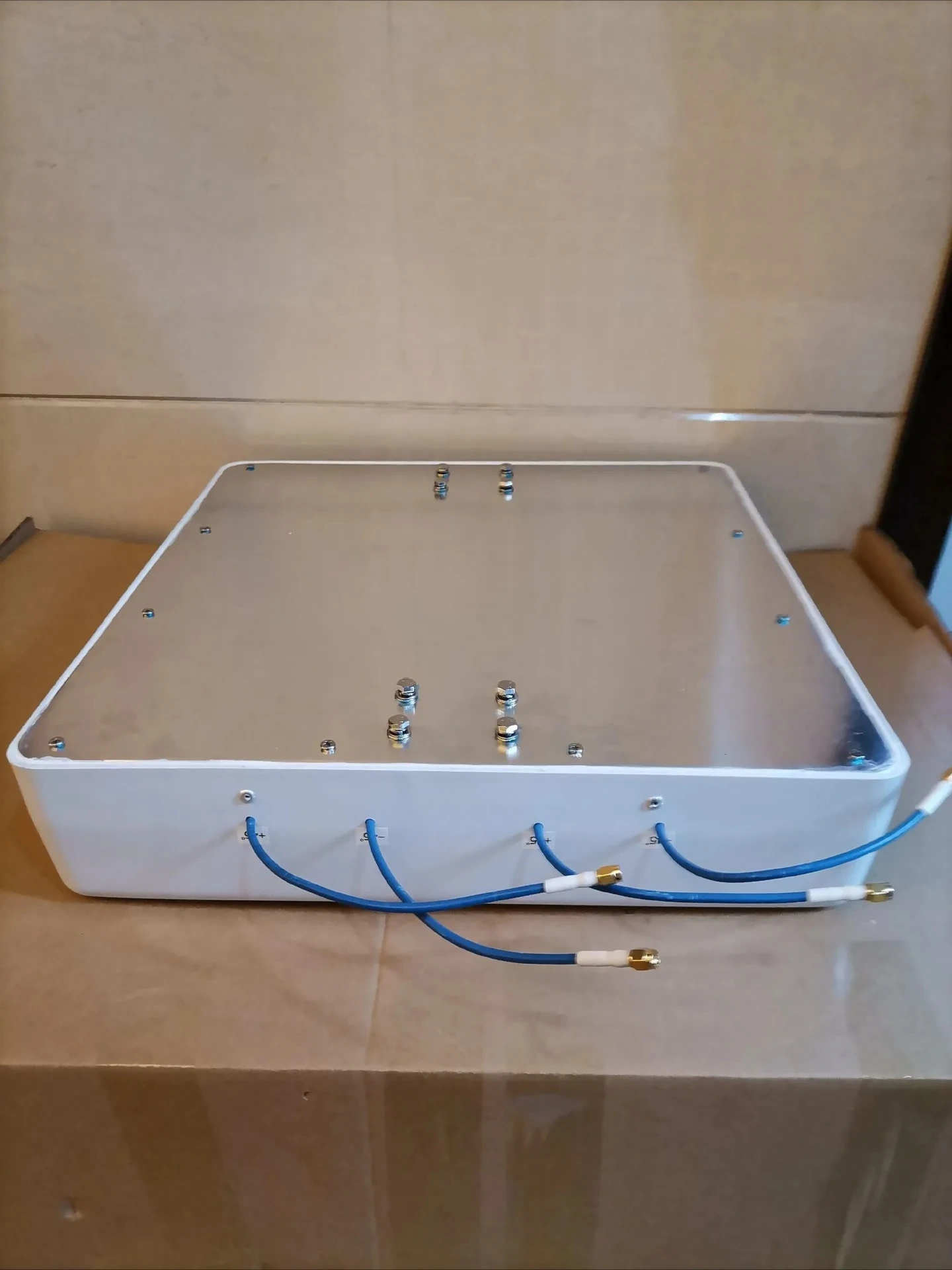 For 5G Wall-Mounted 4-Port Full Band