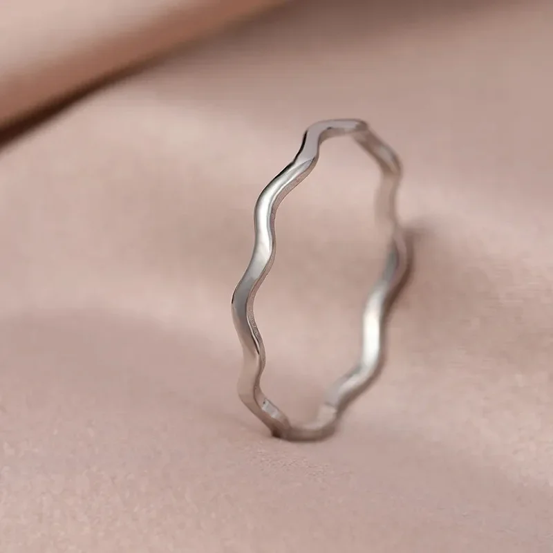 Wave simple niche trend luxury ring for women, elegant and personalized new style, high-end design accessories