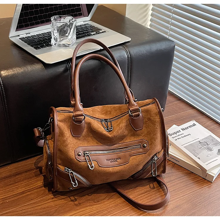 

2025 Leopard Print Shoulder Bag, Spacious Vintage Tote, Women's Edgy Crossbody Purse, Minimalist Day to Night Bag, Textured