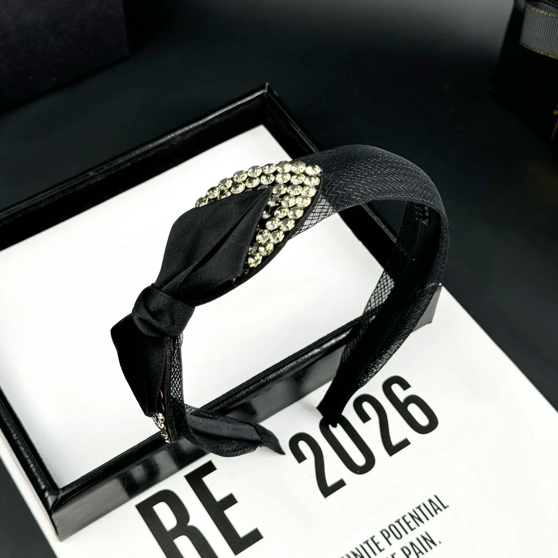 2026 Fashion New Hairpin Headband Women's Side Bow Diamond Headgear Pressure Hair Wash Face Headband