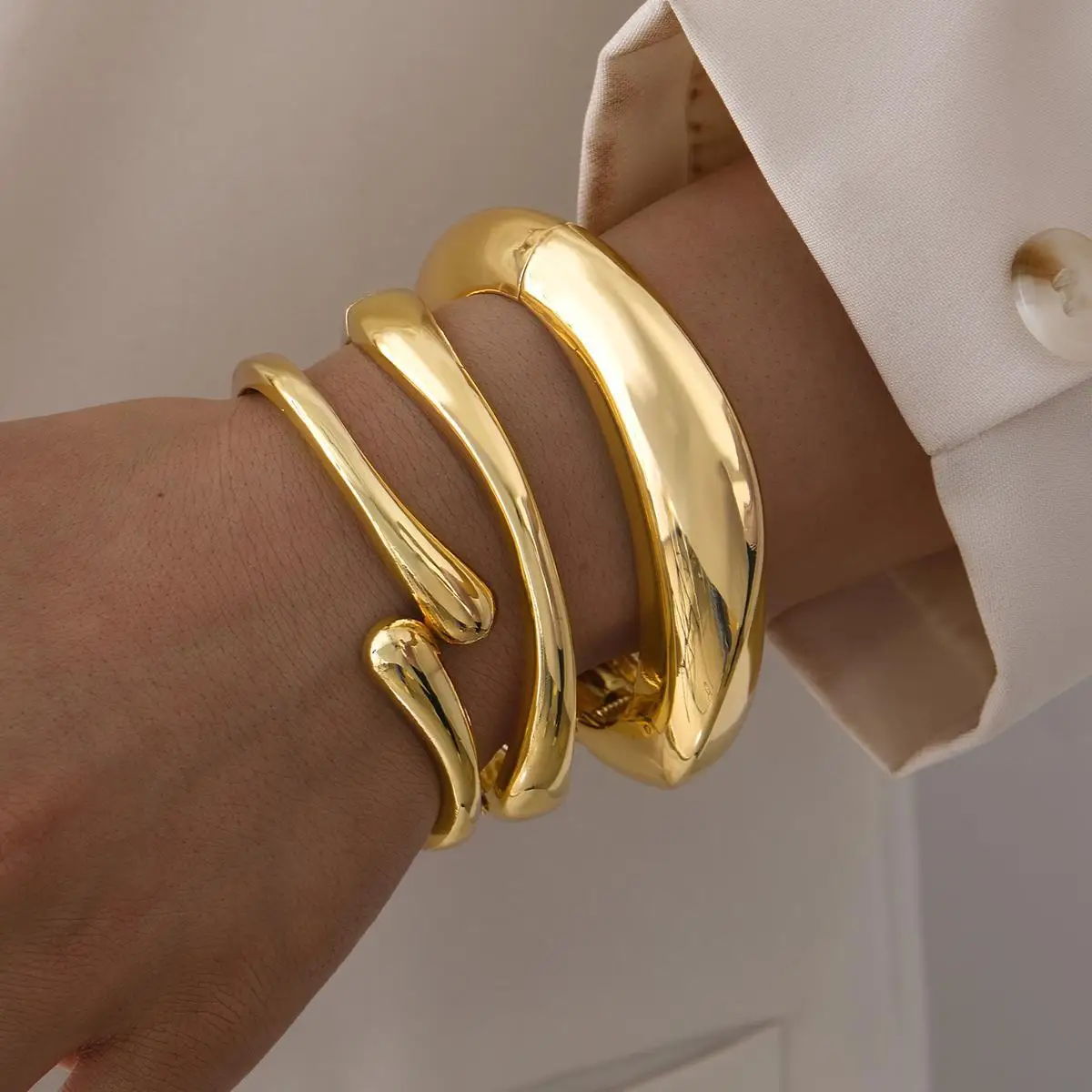Open Cuff Bracelet for Women Light Luxury Sleek Mirror Polish Gold Plated Simple Cool Style Daily Wear Comfortable