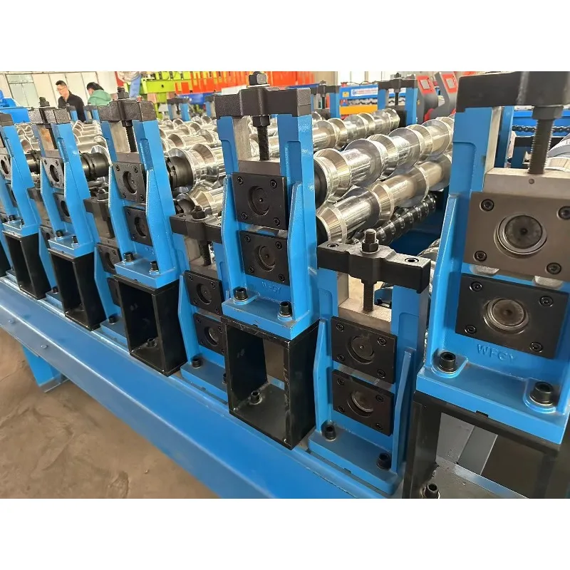 YG Customized Trapezoidal Profile Roof Panel Roll Forming Machine For Steel 0.3-0.8mm Thickness 1000mm Feeding Width Shengrui Br