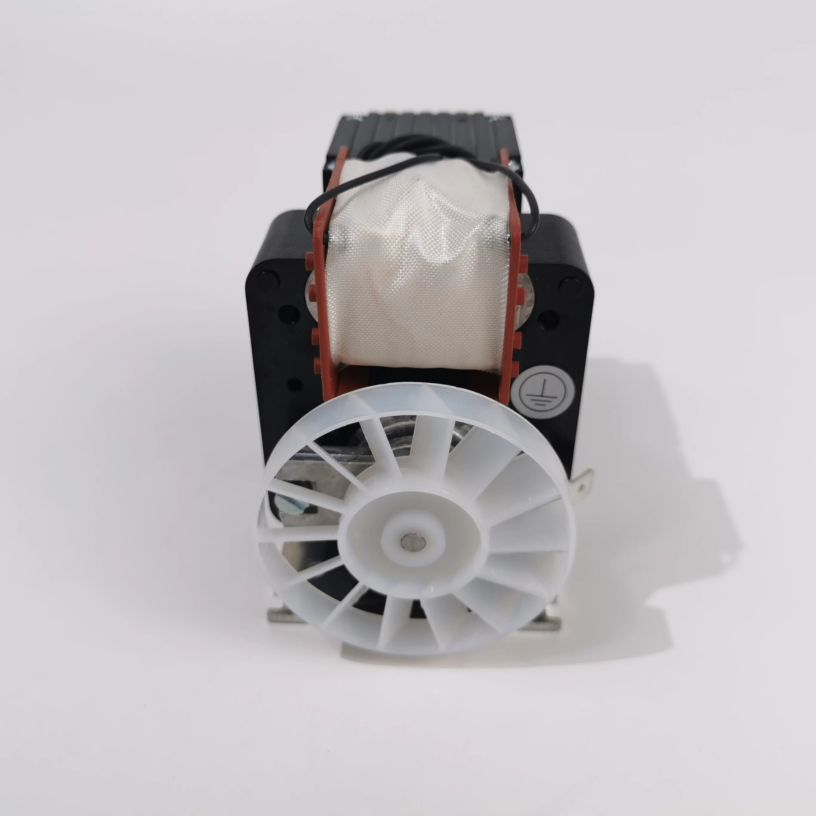 

Горячие продажи KNF N86KTE 2025. Антикоррозионный вакуумный мембранный насос для отбора проб KNF.