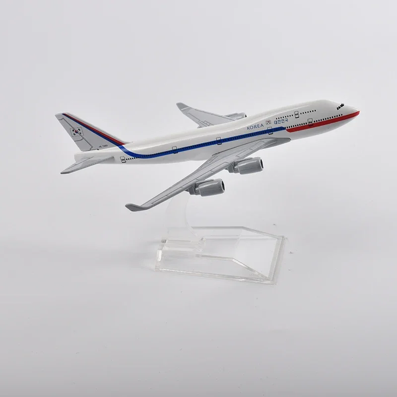 

Корейские Air Force One Airline Toys масштаб 1/400 16 см B747, модель самолета, модель с посадочным механизмом, строительный комплект, самолеты