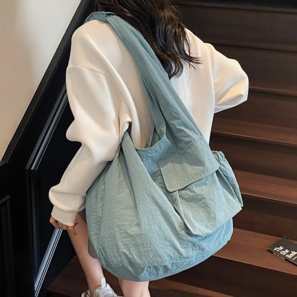

Trendy Versatile Nylon Shoulder Bag Large Capacity Lightweight Wrinkle Handbags Square Shape Classic Tote Bag Casual Use