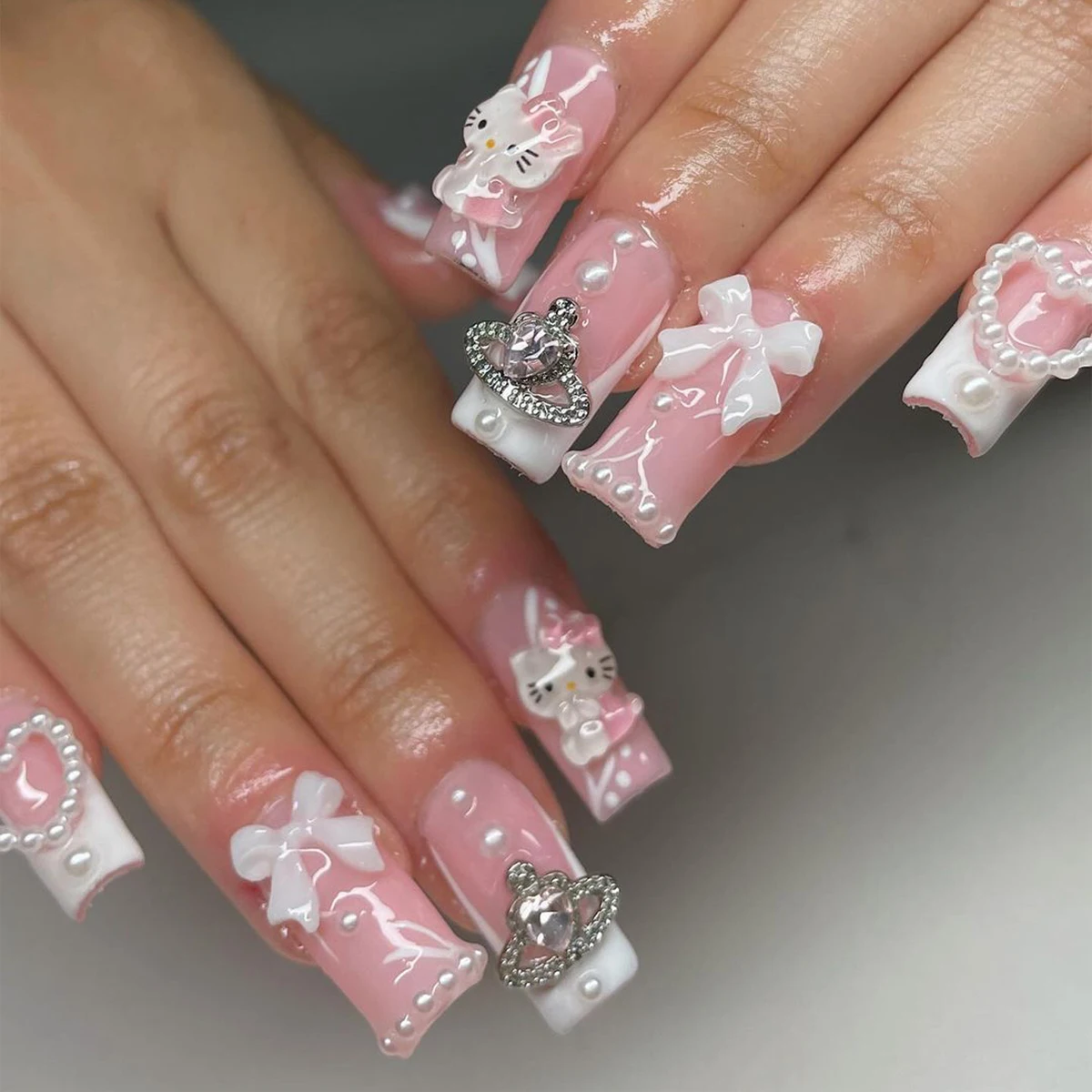 귀여운 헬로 키티 3D 드릴, 흰색 활 드릴, 중간 및 긴 사각형 네일 패치, 흰색 프렌치, 24 개