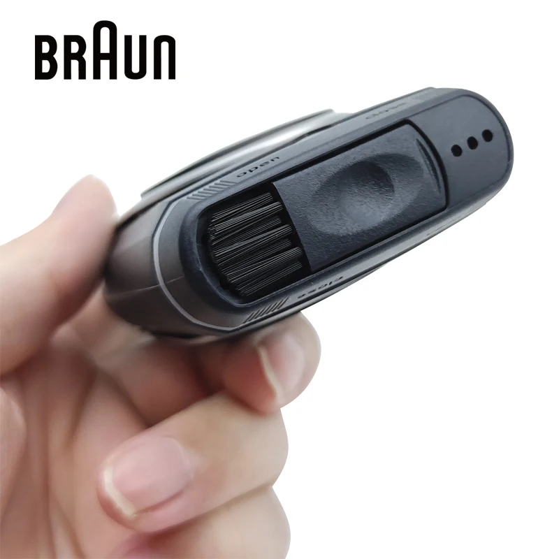 Braun M90 PocketGo Mobile Shaver Battery Powered Electric Travel Shaver Washable Wet Dry Shaving Floating Head Washable Trimmer