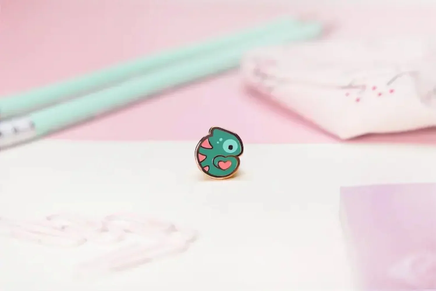 Tiny Love Chameleon - Heart Cute Kawaii Animal Enamel Pin