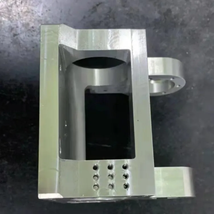 Precyzyjne pięcioosiowe frezowanie CNC do obróbki kompozytowej części lotniczych, wiercenie, zaawansowane technologicznie aluminium, tytan, miedź, stopy.