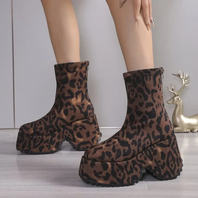 

Женские сапоги средней длины на толстом каблуке с леопардовым принтом, новые сапоги на высоком каблуке и эластичные сапоги на осень и зиму 2023 г.