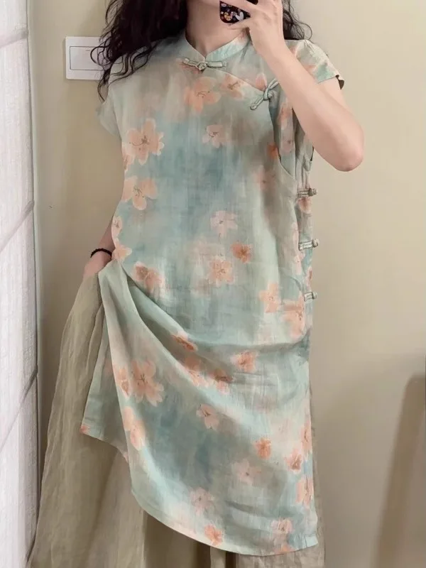 

Женская блузка с цветочным принтом, асимметричным подолом, воротником-стойкой и пуговицами, средней длины, больших размеров