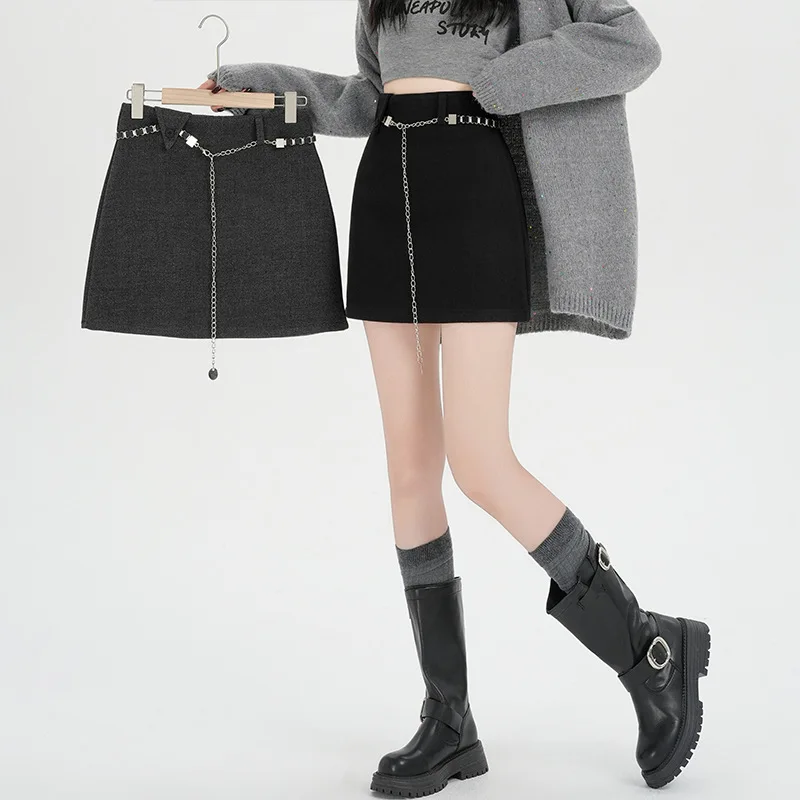 Grey chain woolen half skirt for women in winter 2025, thickened crotch covering A-line skirt, high waist short skirt