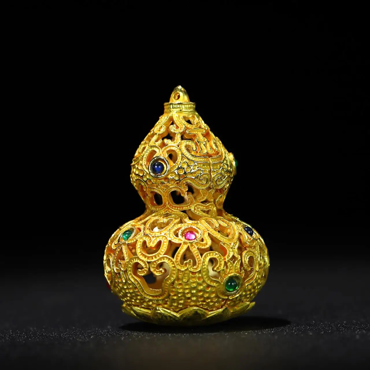 Home Handicrafts Gold-plated Small Gourds Finely Crafted With Exquisite Patterns Recommended For Decoration and Collection