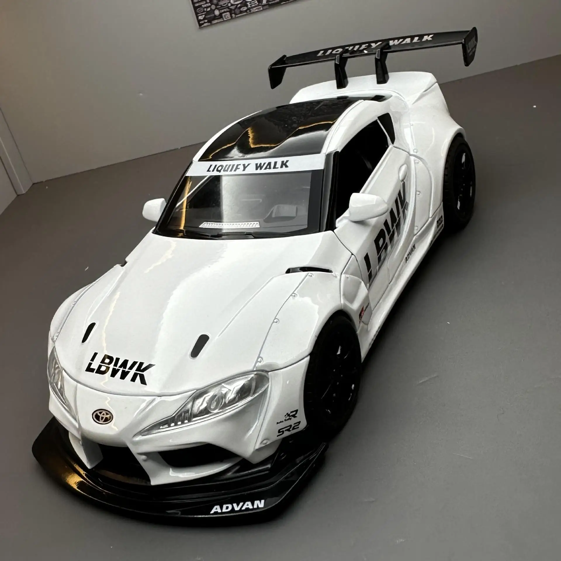 

1:22 Toyota SUPRA Racing Car Model Alloy Diecasts Toy Metal Vehicles Toy Car Model High Simulation Sound Light Kids Toy