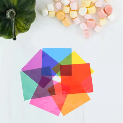 28 fogli di cellophane multicolori trasparenti, materiali quadrati, carta decorativa da imballaggio fai-da-te per l'imballaggio delle feste