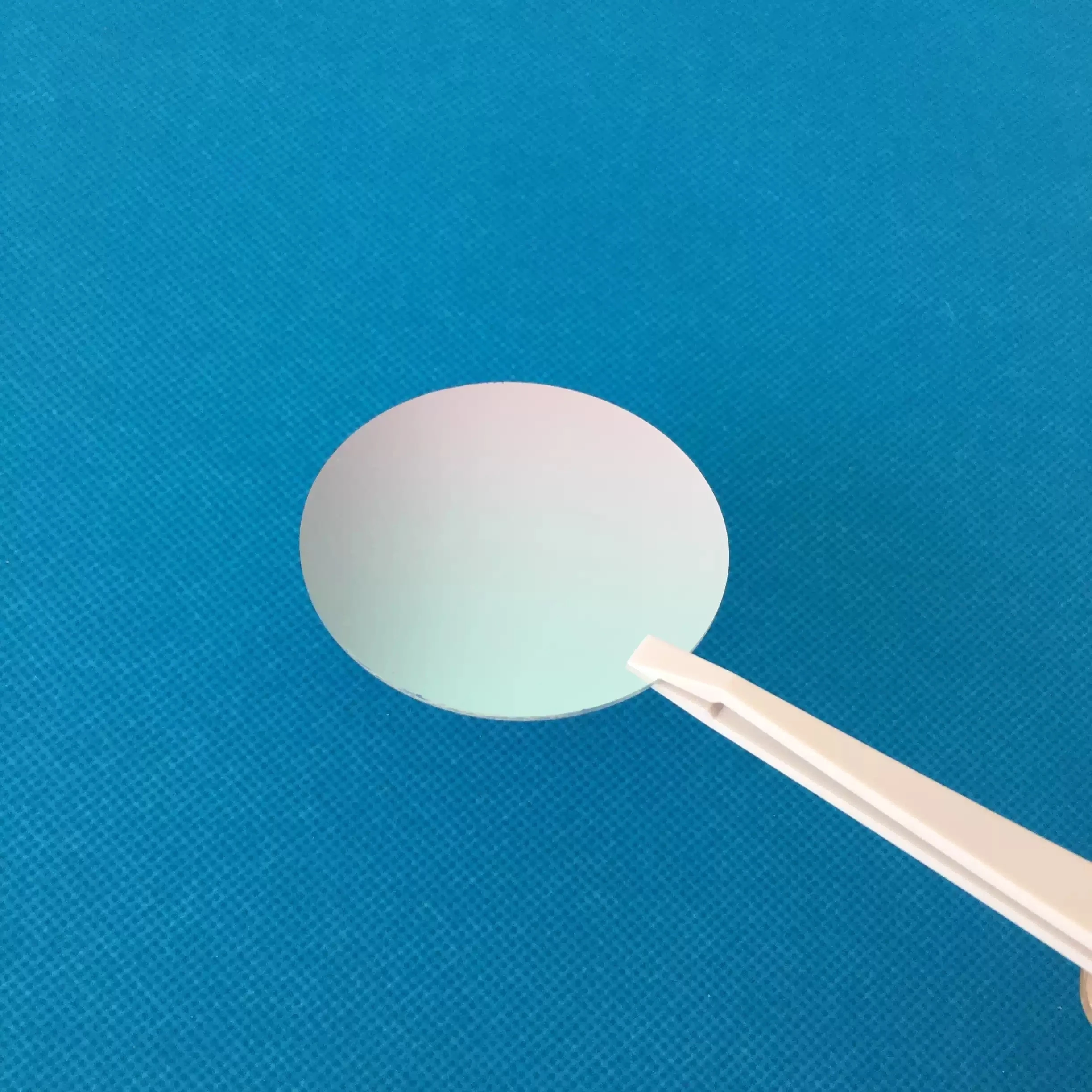 BP590-40K Narrow Bandpass Optical Filter 590nm Center Wavelength FWHM 40nm For Machine Vision Spectroscopic Instrument