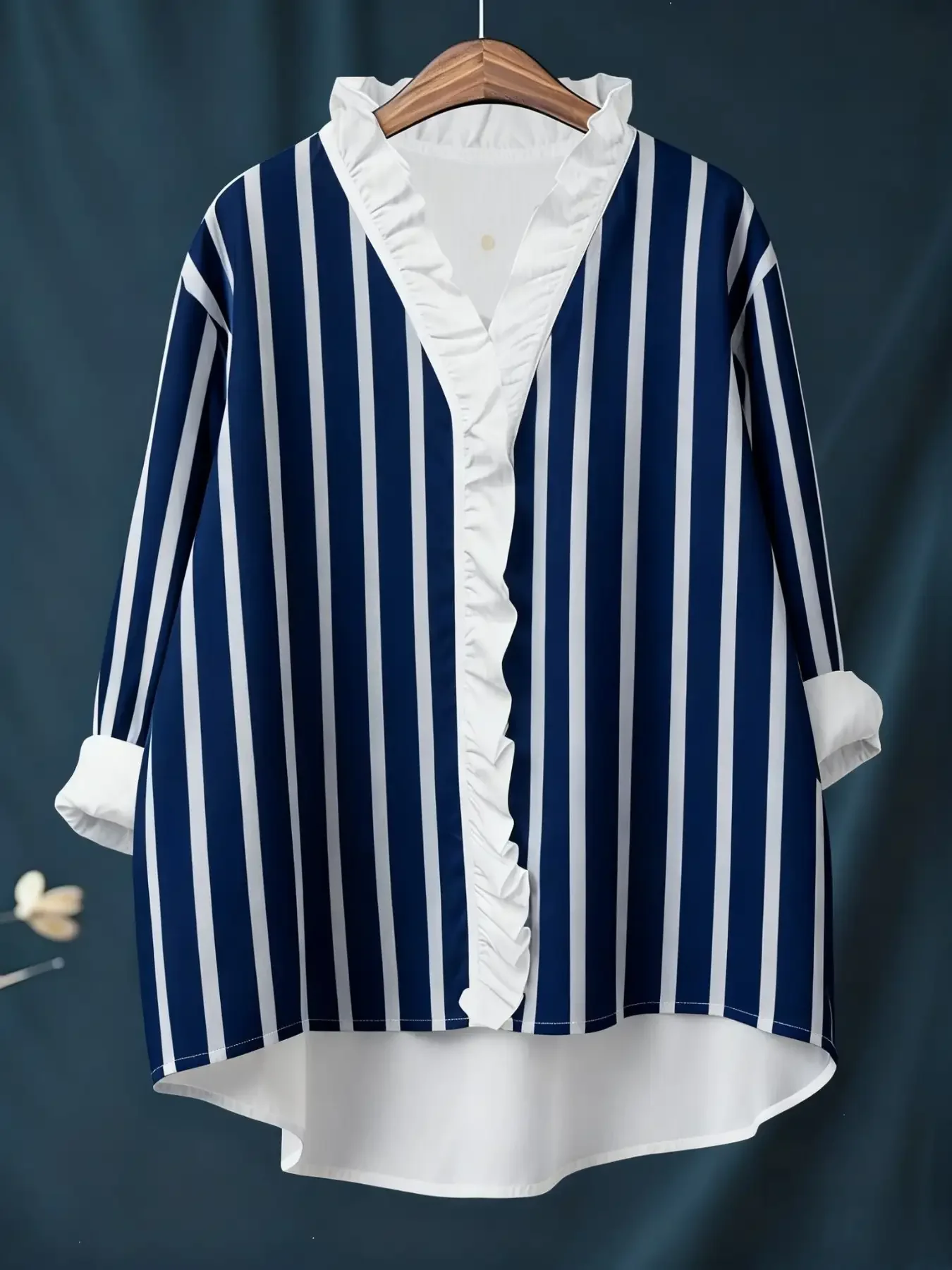 قميص نسائي من الدانتيل بأكمام طويلة لعام 2026 بتصميم رائع بنقشة زهور كلاسيكية، بلوزة بأزرار أمامية وأكمام إسفنجية،