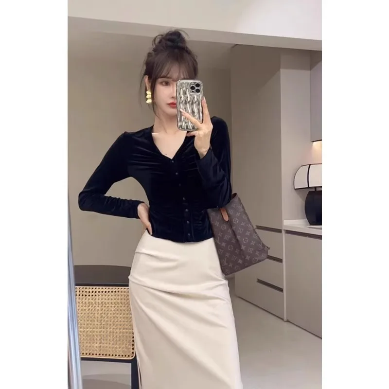 Damska bluzka z długim rękawem, aksamitna, dopasowana, z dekoltem w serek, modna, w stylu koreańskim, idealna do pracy, w jednolitym kolorze.