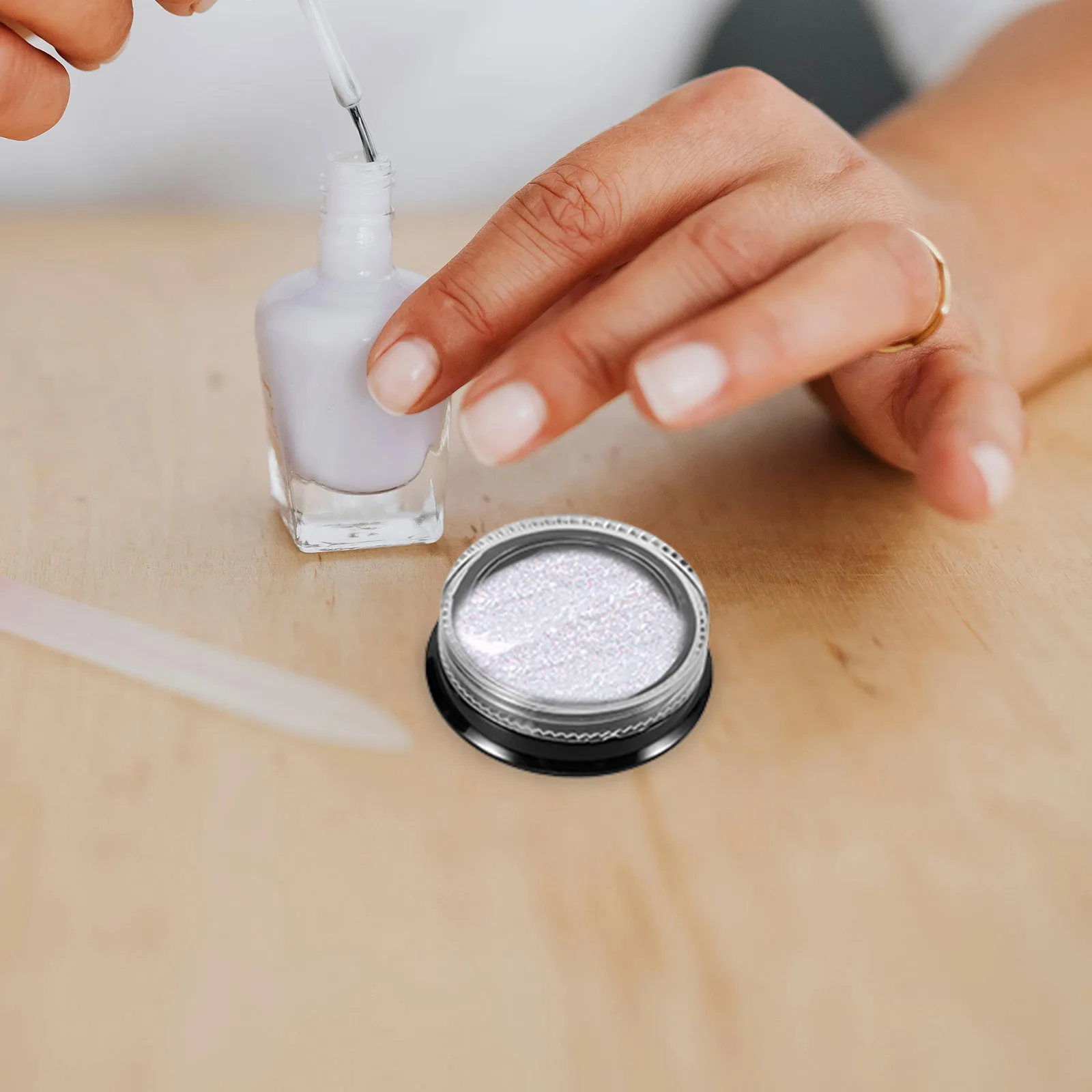 8Pcs Nail Glitter Small Round Jars Portable Reusable Plastic Storage Containers Easy Use DIY Nail Accessories Case Travel Kit