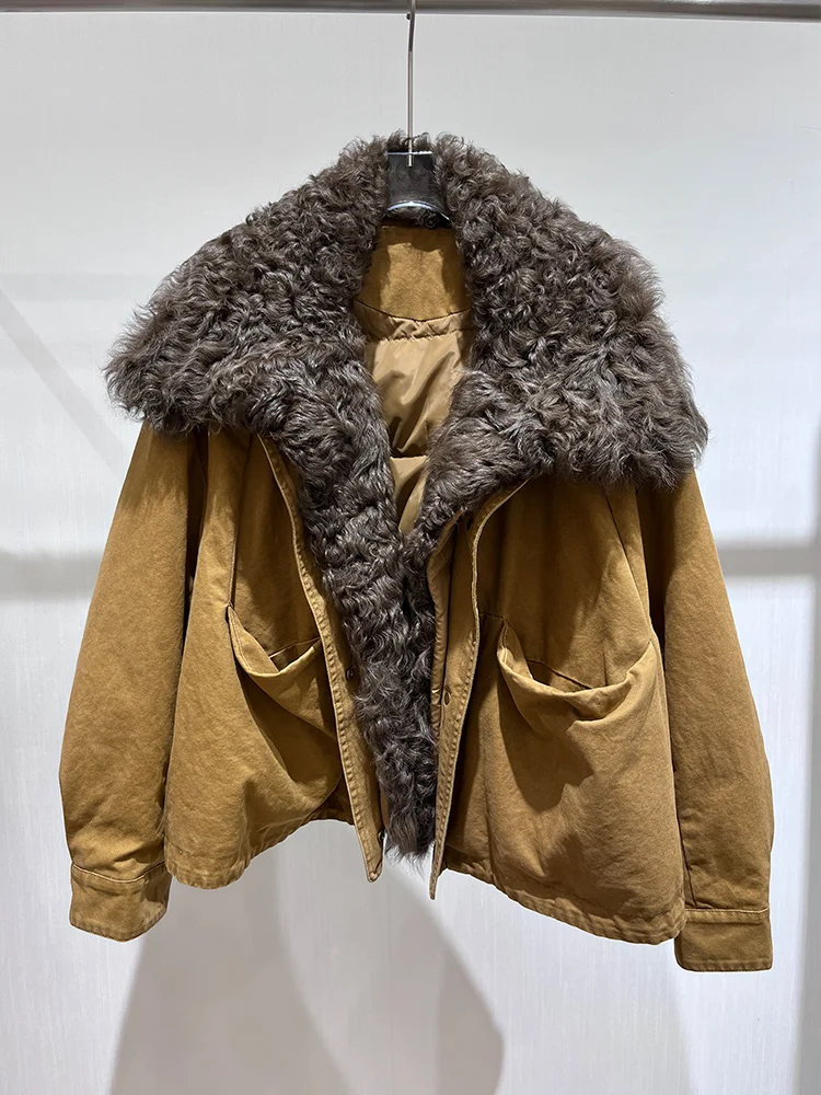 Cappotti invernali da donna in denim bianco con piumino d'oca bianca con collo in vera pelliccia di agnello naturale e piumino femminile di lusso