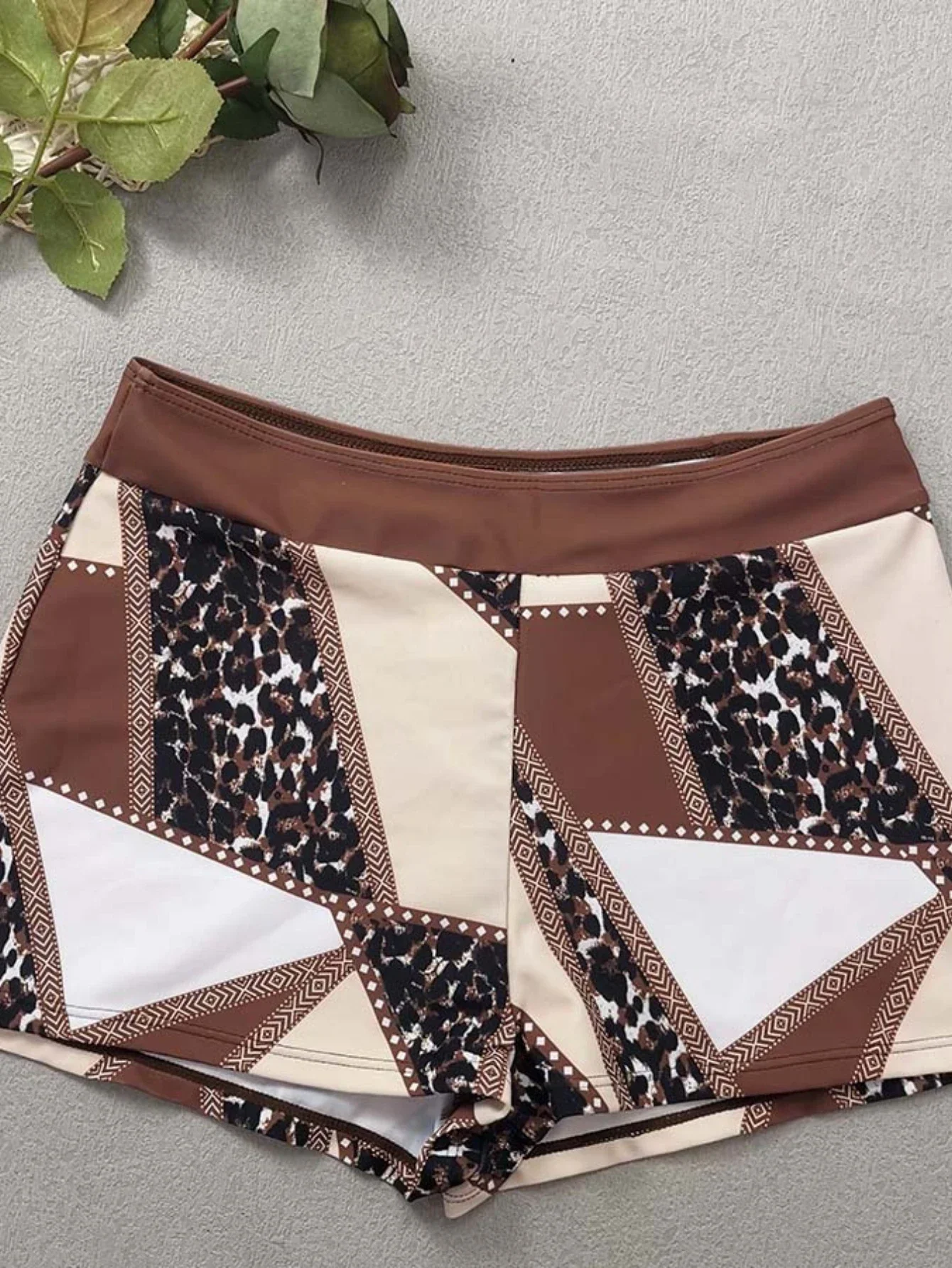 Set bikini per donna Costume da bagno 2 pezzi a vita alta patchwork marrone Tankini Triangolo Backless Beach Vacation Costume da bagno 2025 Nuovo