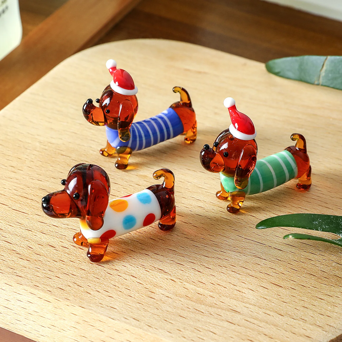New Hat Wearing Dachshund Glass Ornament Handmade Blown Glass Dog Figurines Miniatures Cute Puppy Home Desktop Decoration Crafts