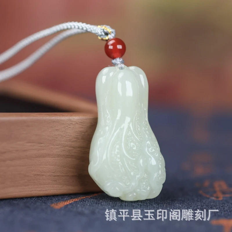 Natural Hetian , exquisitely carved three-dimensional jade cabbage pendant, fashionable and versatile
