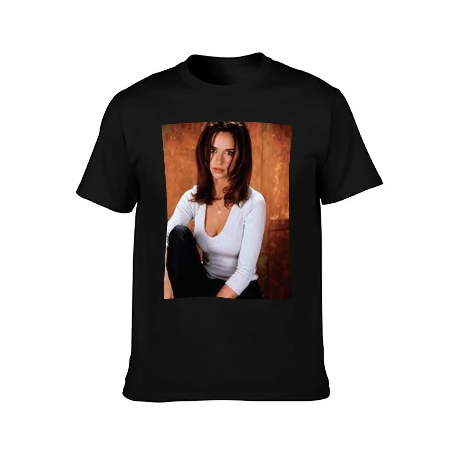 Jennifer Love Hewitt - Poster T-Shirt Soft Lightweight Cotton T-Shirt