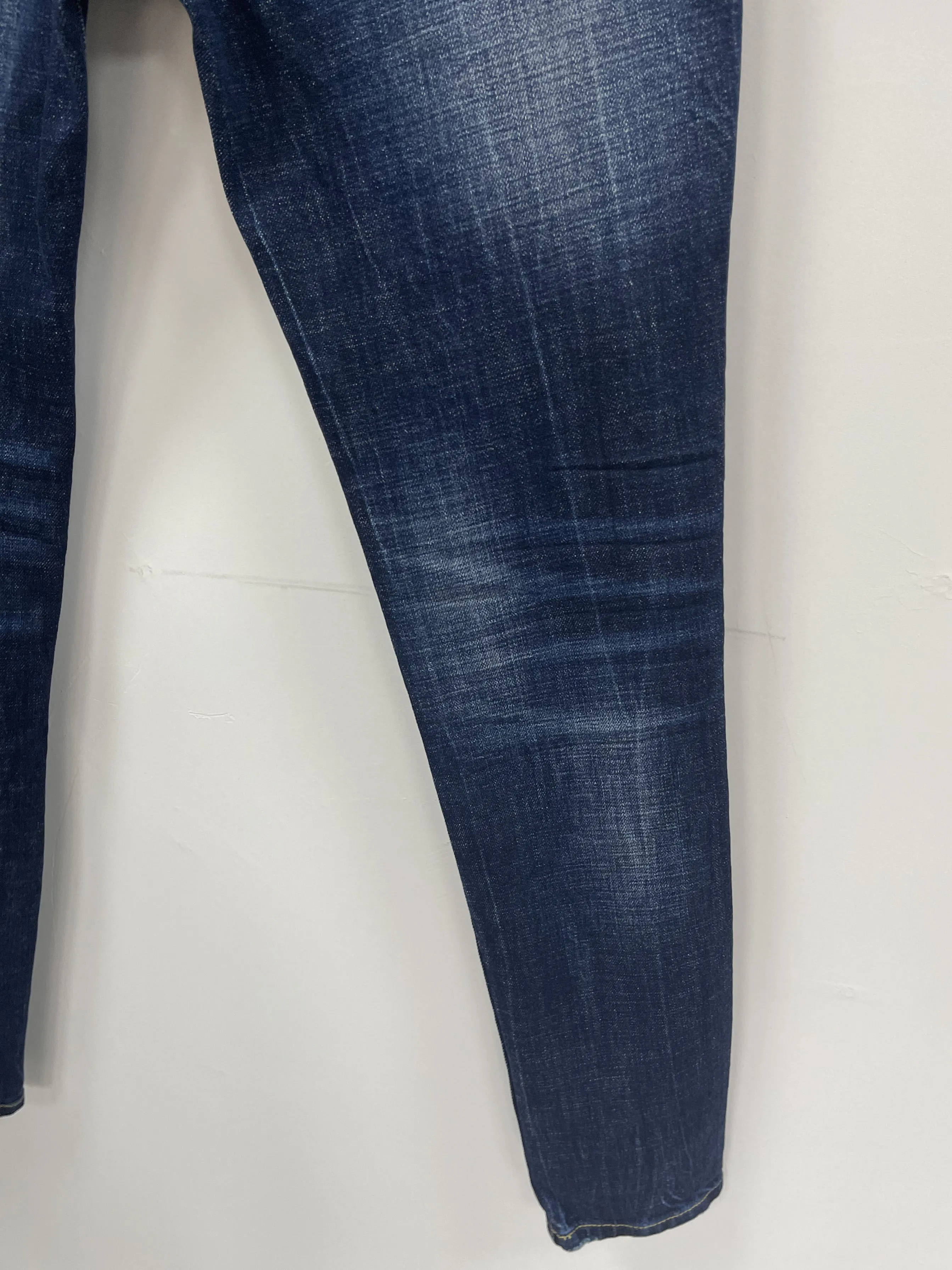 2024 New D2 Jeans for Men's Fashion, Slimming, Minimally Designed, Scratched, Patched, Painted, Micro Elastic, Small Leg Pants