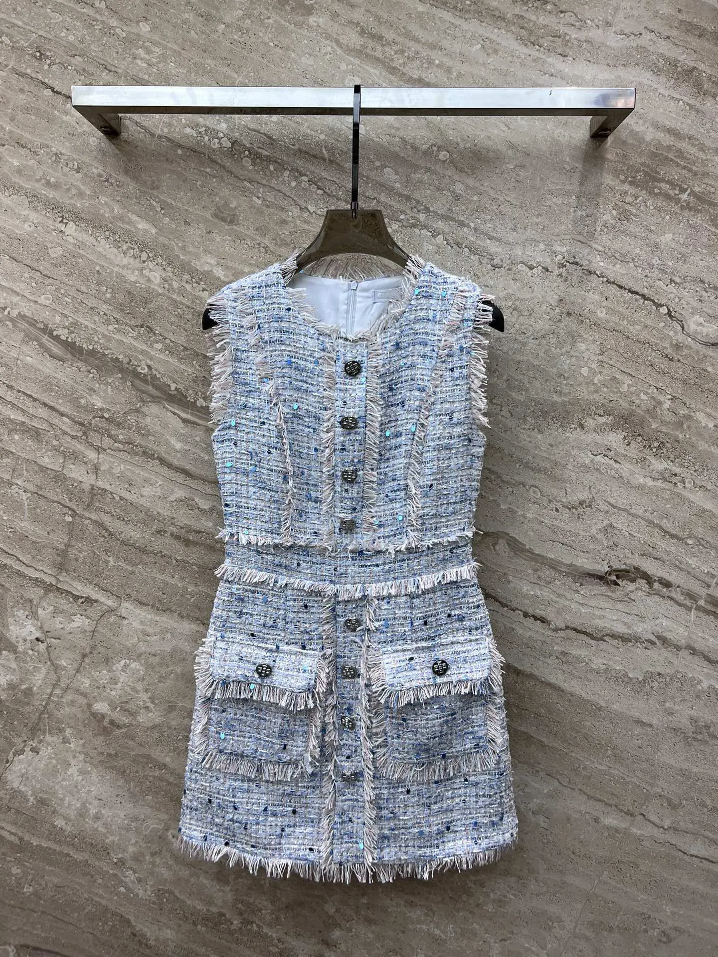 

2024 Spring/Summer New Women's Wear Frayed Multi-Pocket Button Woolen Dress 0330