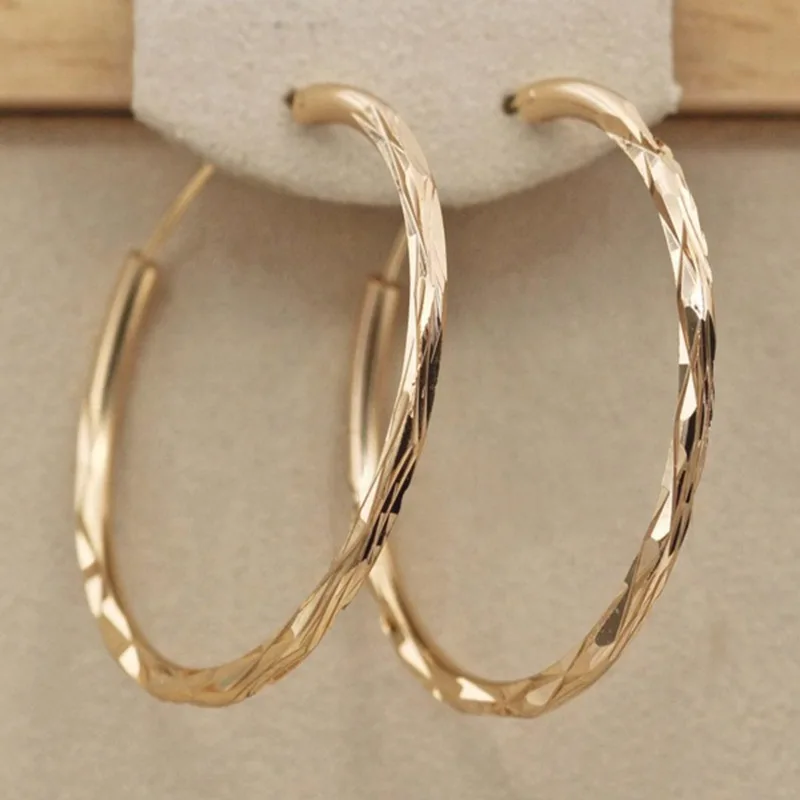 Classic Simple Hoop Earring for Women Gold Color Geometric Pattern Suit Various Occasions Metal Versatile Female Jewelry Gifts