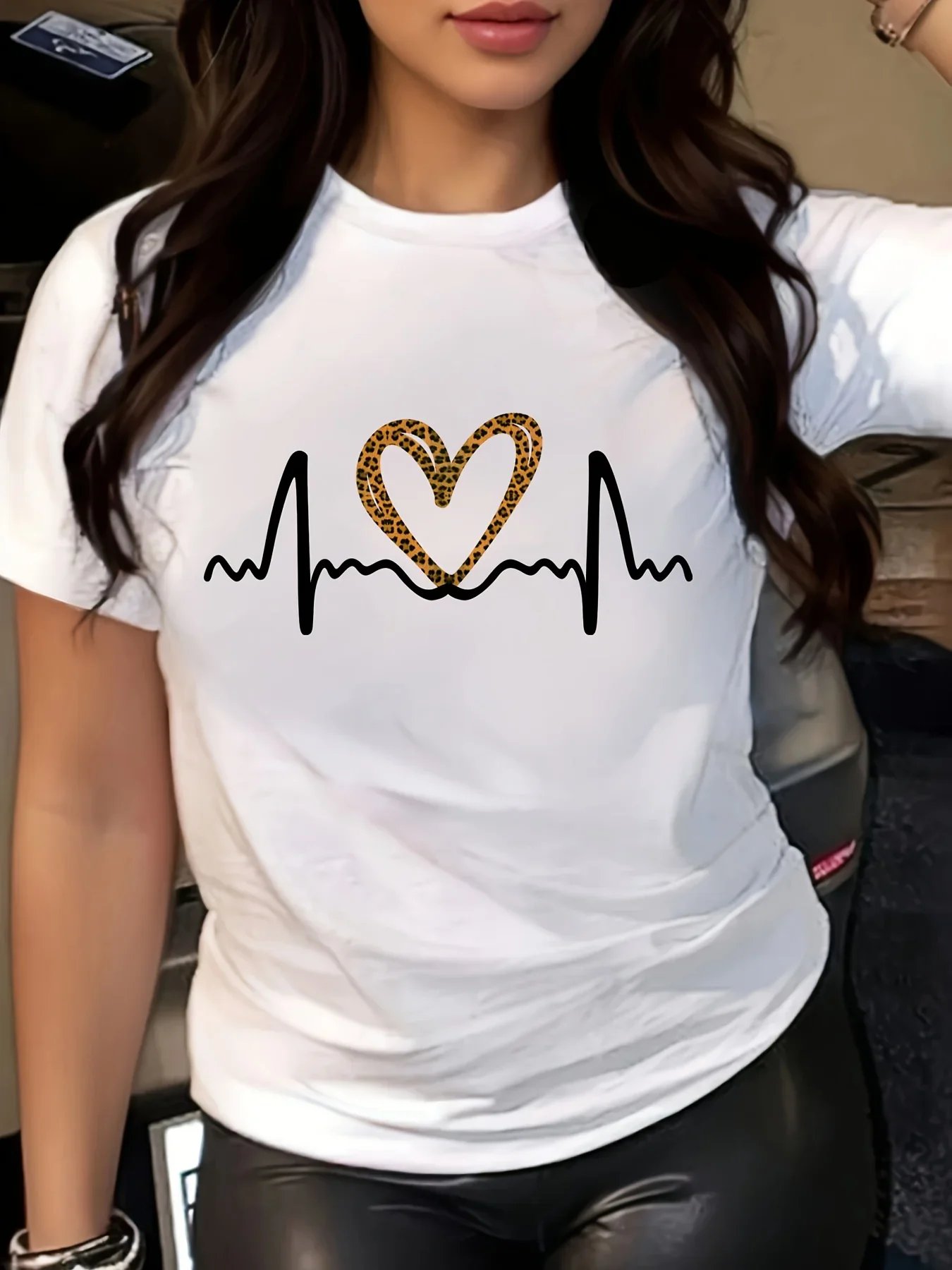 Women's Casual Heartbeat Graphic Tee Short Sleeve Crew Neck T-shirt with Leopard Print Heart Design Soft Summer Comfy Casual Top