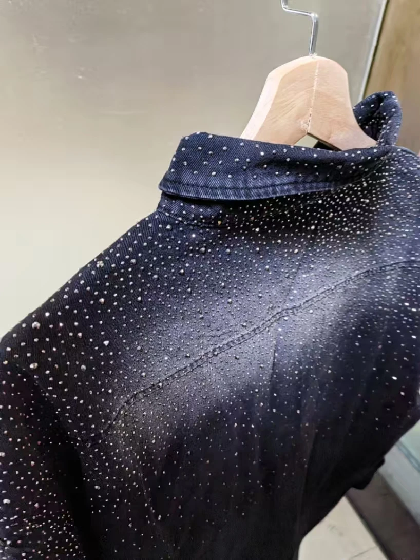 جديد 2025 الخريف الاتجاه موضة الساخن الحفر قمصان جينز بلوزة للنساء فضفاضة عادية الأسود أبلى جان ملابس امرأة