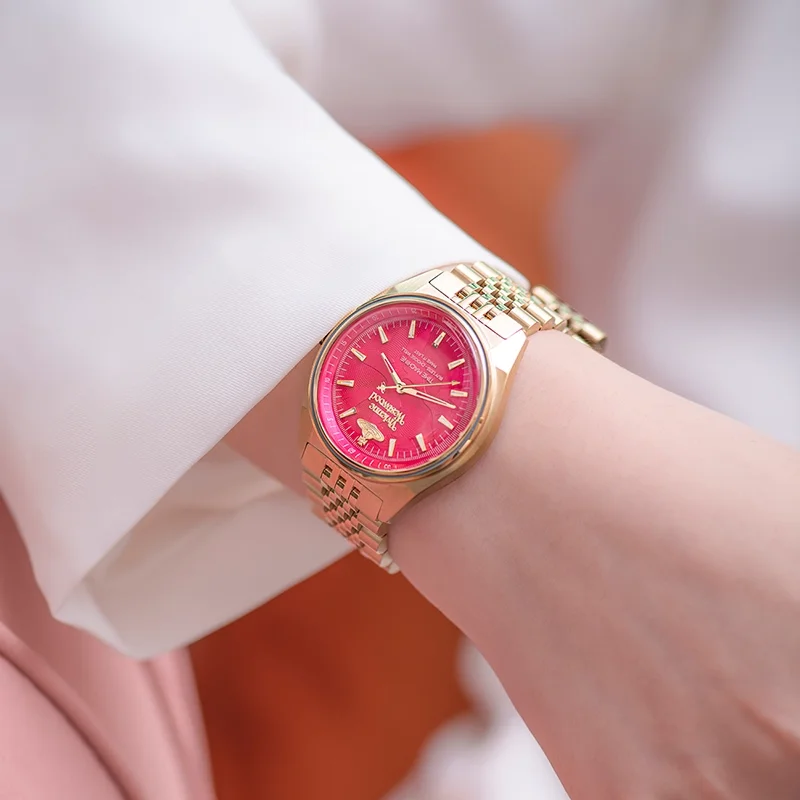 Кварцевые часы Vivienne Westwood Dragon Fruit с красным и золотым стальным ремешком