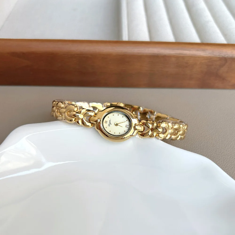 New Small Dial Student Chain Watch, Simple And Elegant, Compact Women'S Quartz Wristwatch, Fashionable Quartz Watch.