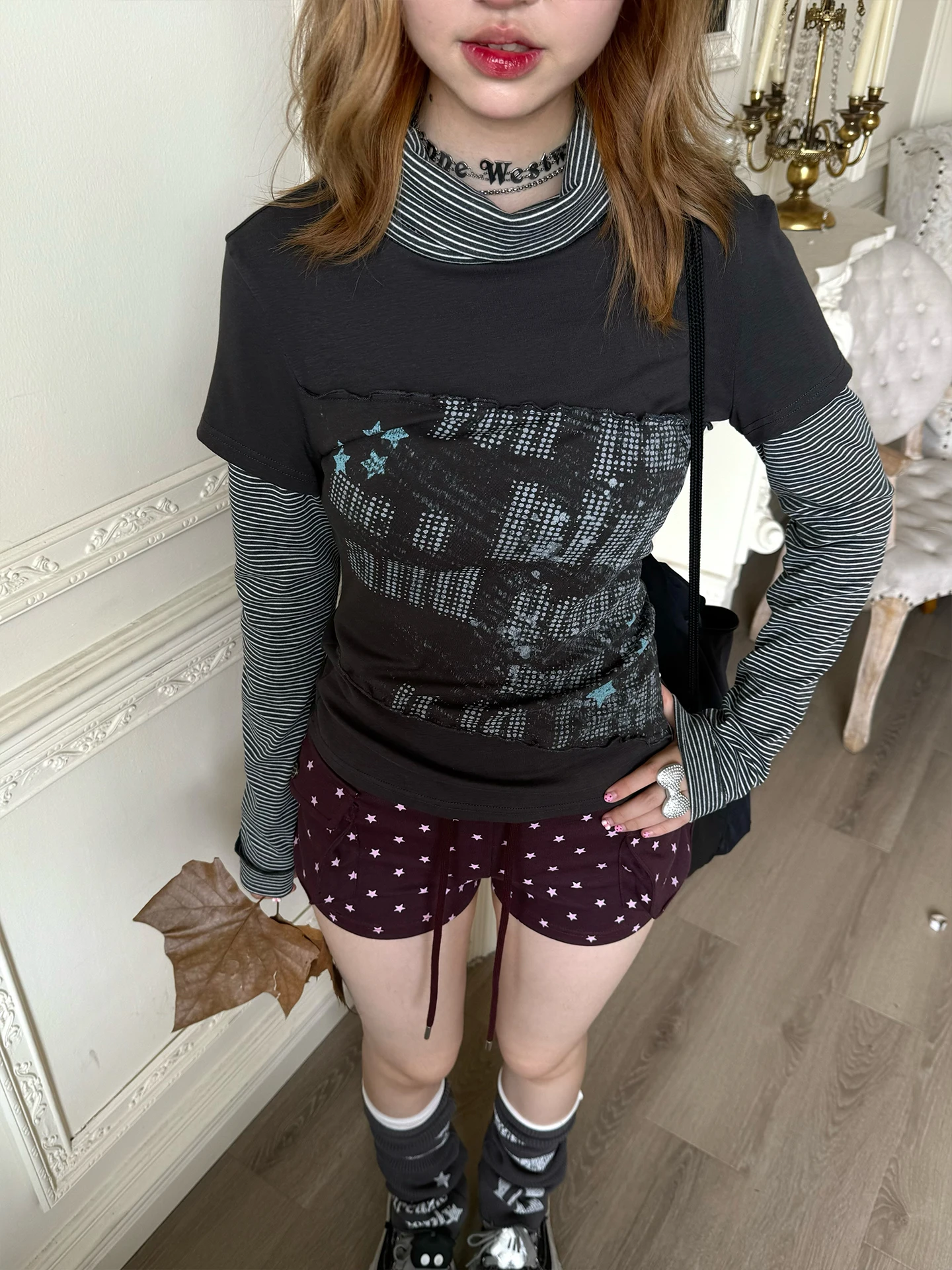 

Женская футболка с принтом и высоким воротником, имитирующая двухслойность, Spring Field【Week Eight Horn Su】, не требует многослойного ношения, со встроенными бретелями