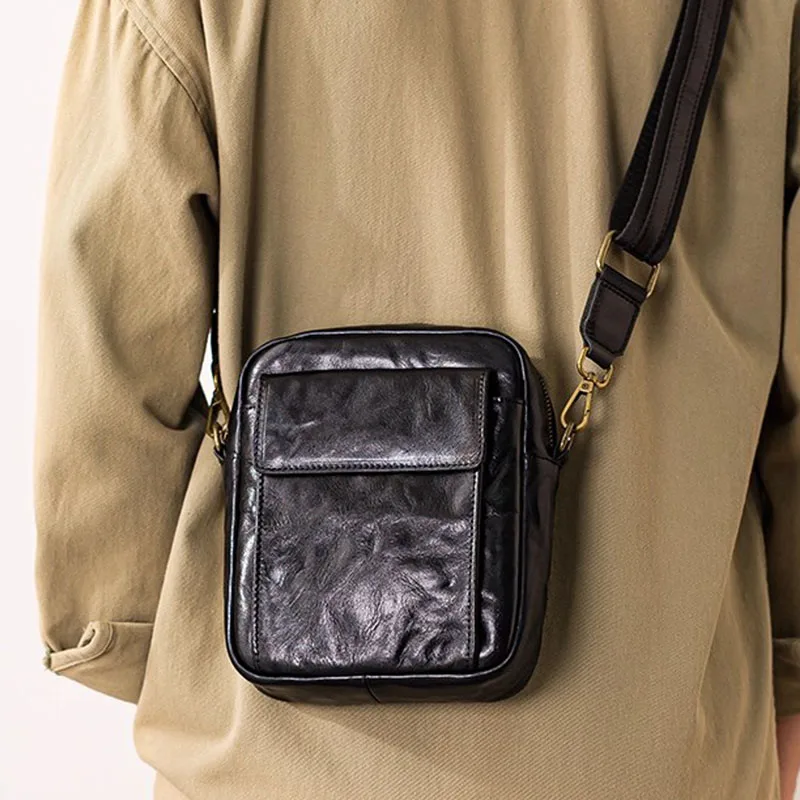 

AETOO A versatile men's genuine leather postman bag with top-grain cowhide, a simple commuting single-shoulder crossbody bag, an