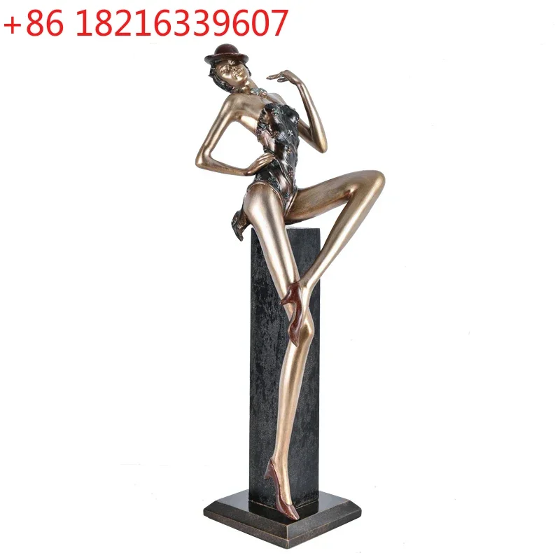 

Entrance long and high humanoid sculpture ornament model room living room aisle wall