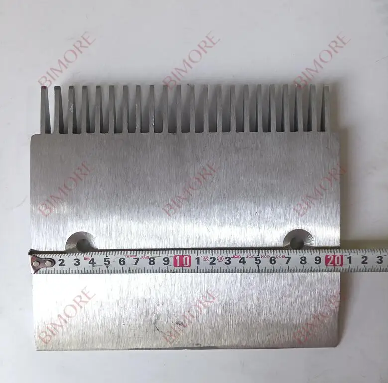 

10PCS 50644839 RHS/CTR 22T Aluminum Escalator Comb L199.4mm W181.42mm Hole Space 145mm