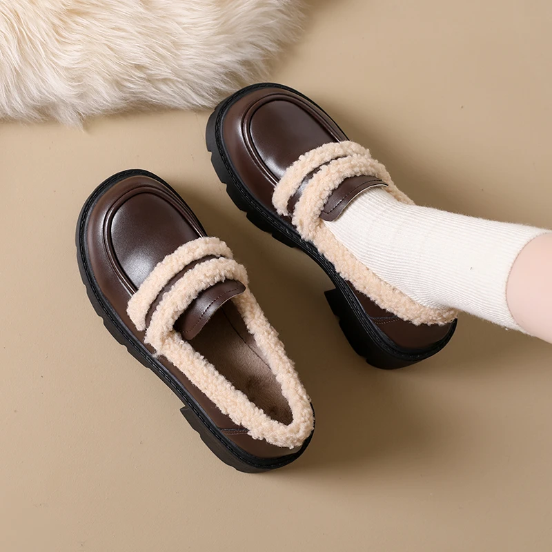 2025 جديد المرأة أحذية سميكة القاع شتاء دافئ صوف مبطن حذاء مسطح جولة تو المطاط وحيد الحلو نمط الأحذية #4