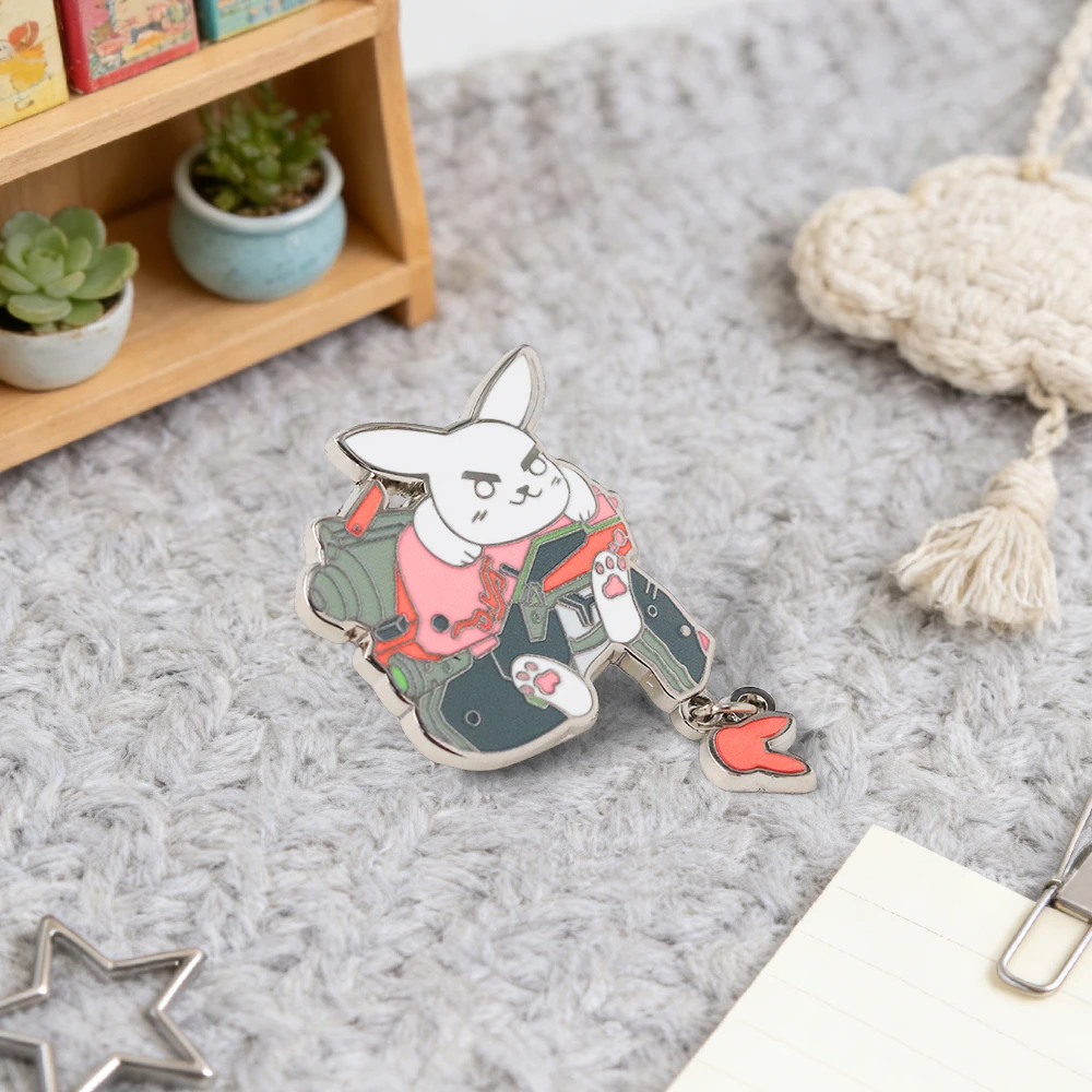 Overwatch Rosa Mech-Kaninchen-Brosche Kreativer Cartoon Mechanischer Hase Emaille-Pin Gaming-Merchandise Metall-Abzeichen Schmuck-Accessoire – Detail 9