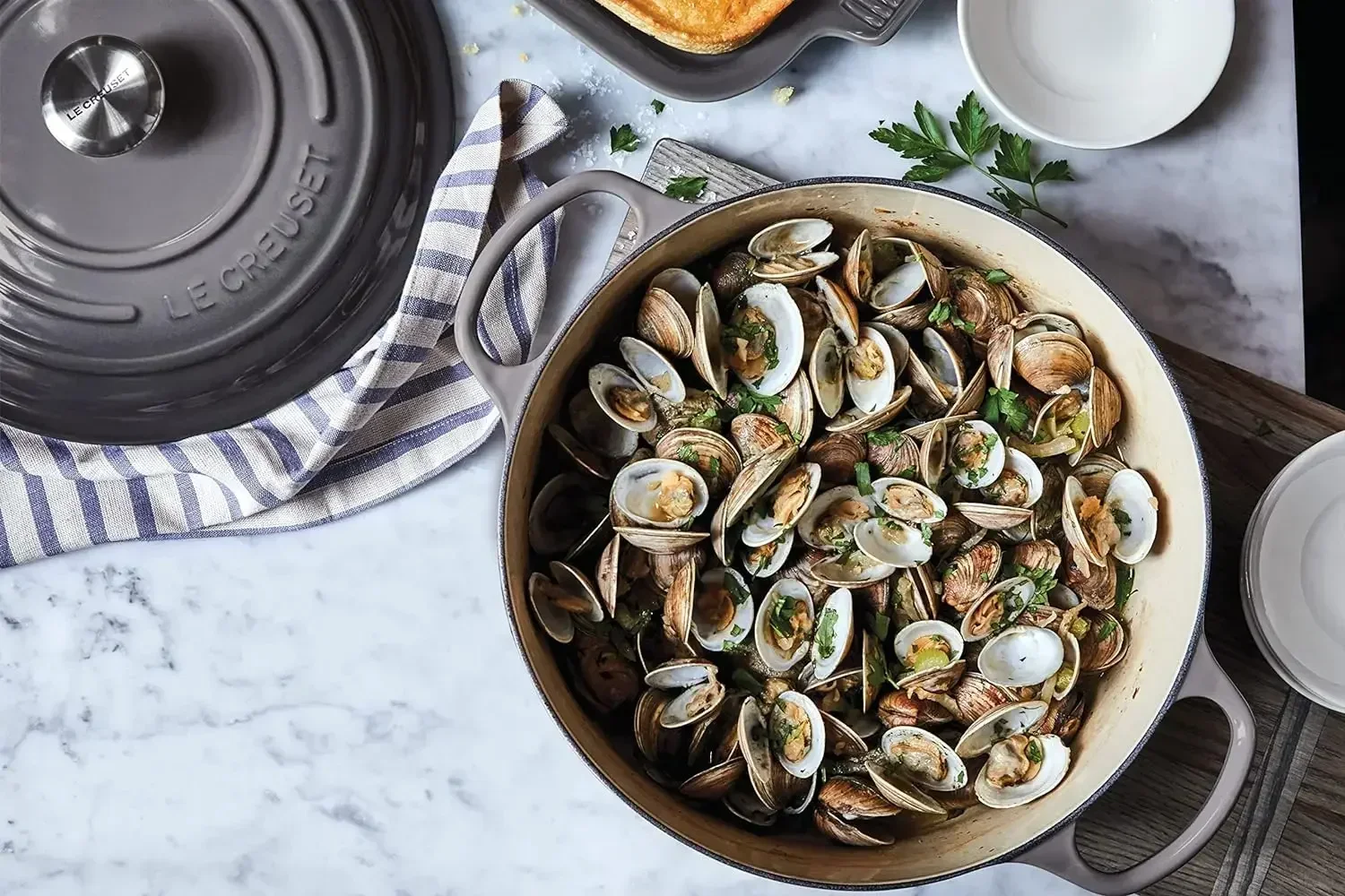 Enameled Cast Iron Signature Round Dutch Oven, 13.25 Qt., Oyster