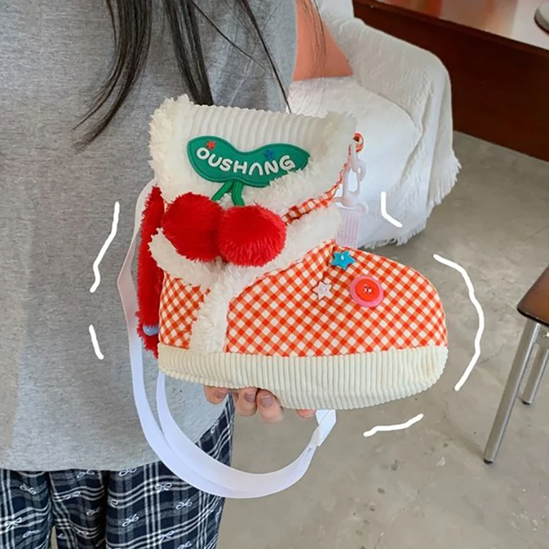 

Funny Boots Shaped Mini Women Bag 2026 Winter Trend Furry Patchwork Crossbody Shoulder Bags Y2K Sweet Girls Bolsas Femininas